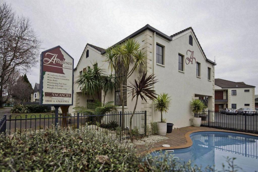 Anglesea Motel And Conference Centre Hamilton Exterior photo