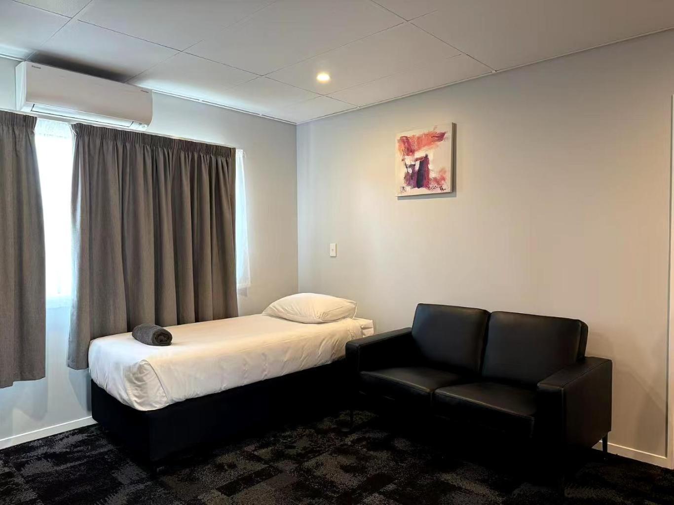 Anglesea Motel And Conference Centre Hamilton Exterior photo